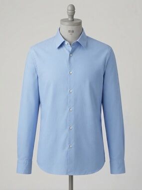 Uniqlo Men's Light Blue Classic Dress Shirt